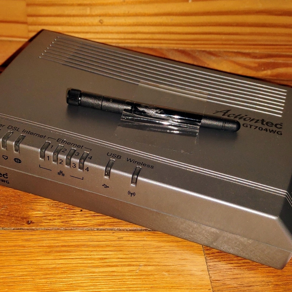 Actiontec GT704WG DSL Modem Router Verizon Wireless - Picture 2 of 3
